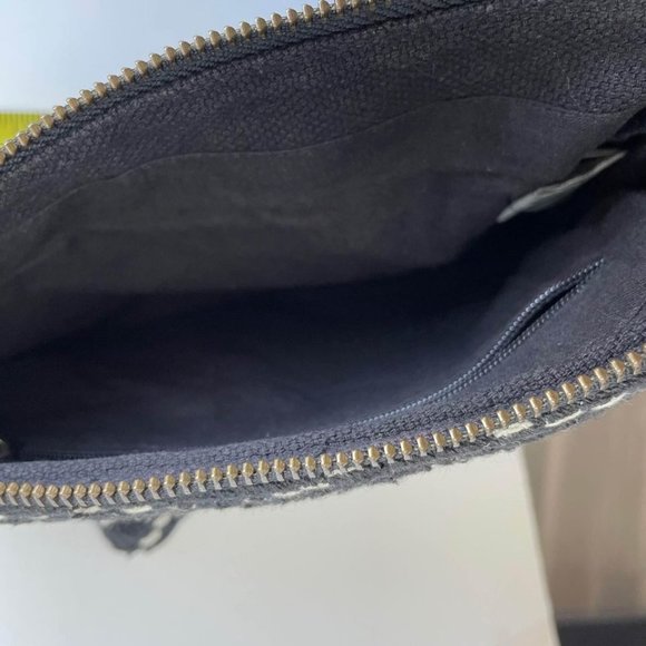 Beaded Clutch Woven Boho Purse Zipper Pouch Black and Ivory Tassel Pull - Picture 8 of 8